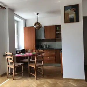 Nina Na Bielańskiej Warszawa